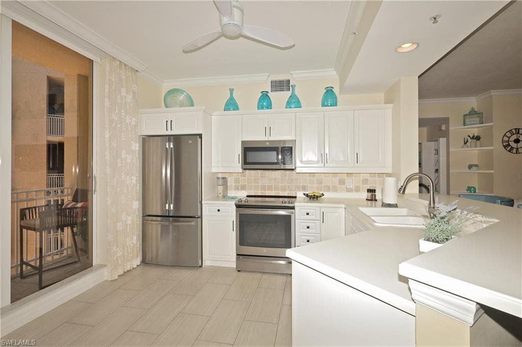 451 Bayfront Pl 5402, Naples, FL 34102-11