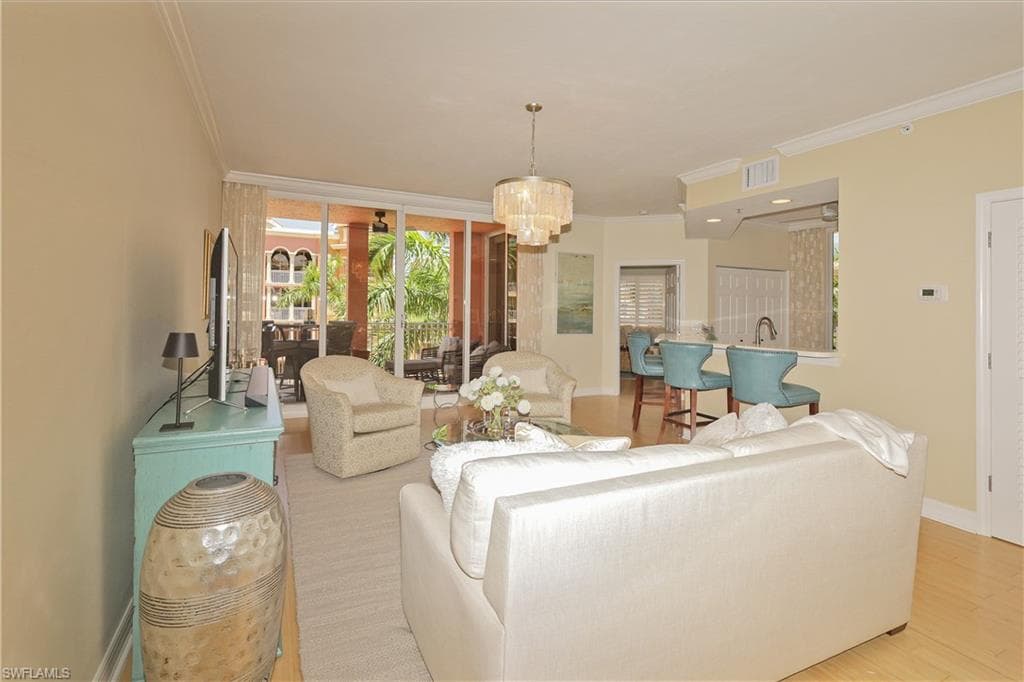 451 Bayfront Pl 5402, Naples, FL 34102-5