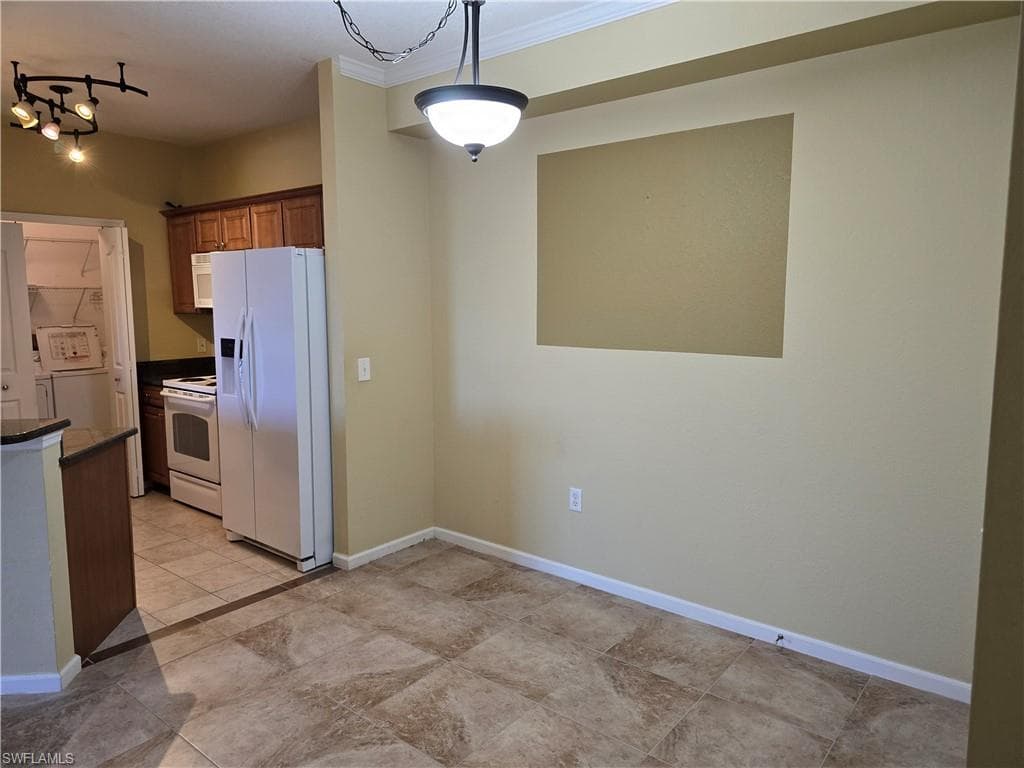 12940 Positano Cir 201, Naples, FL 34105-11