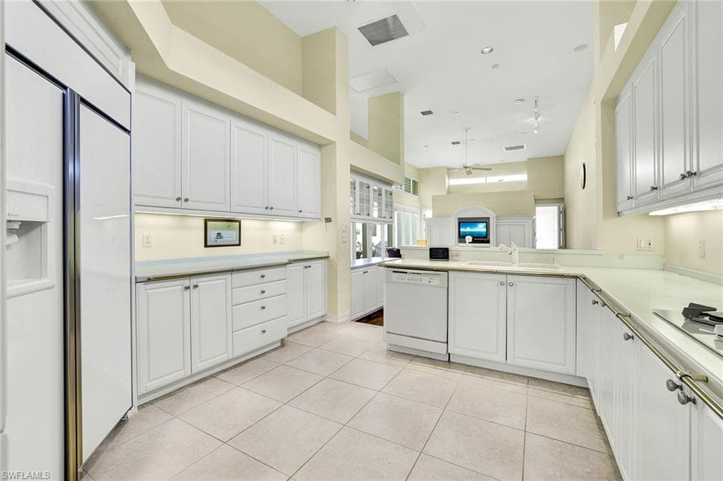 7964 Grand Bay Dr 8, Naples, FL 34108-10