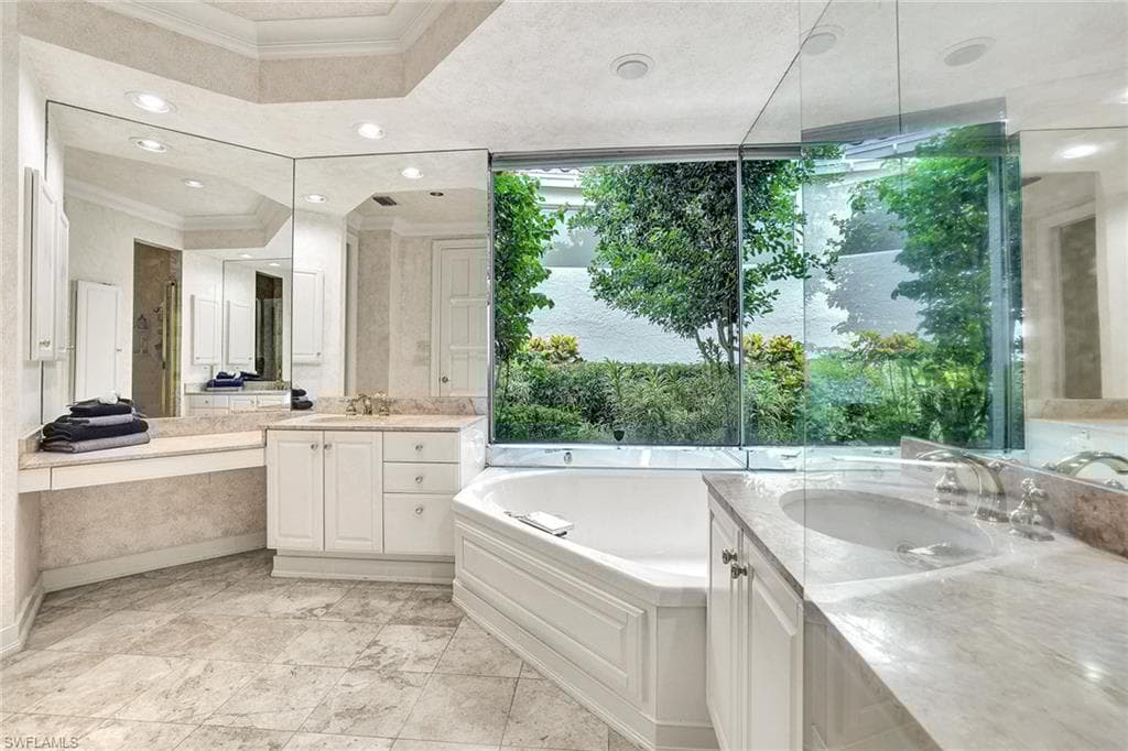 7964 Grand Bay Dr 8, Naples, FL 34108-18