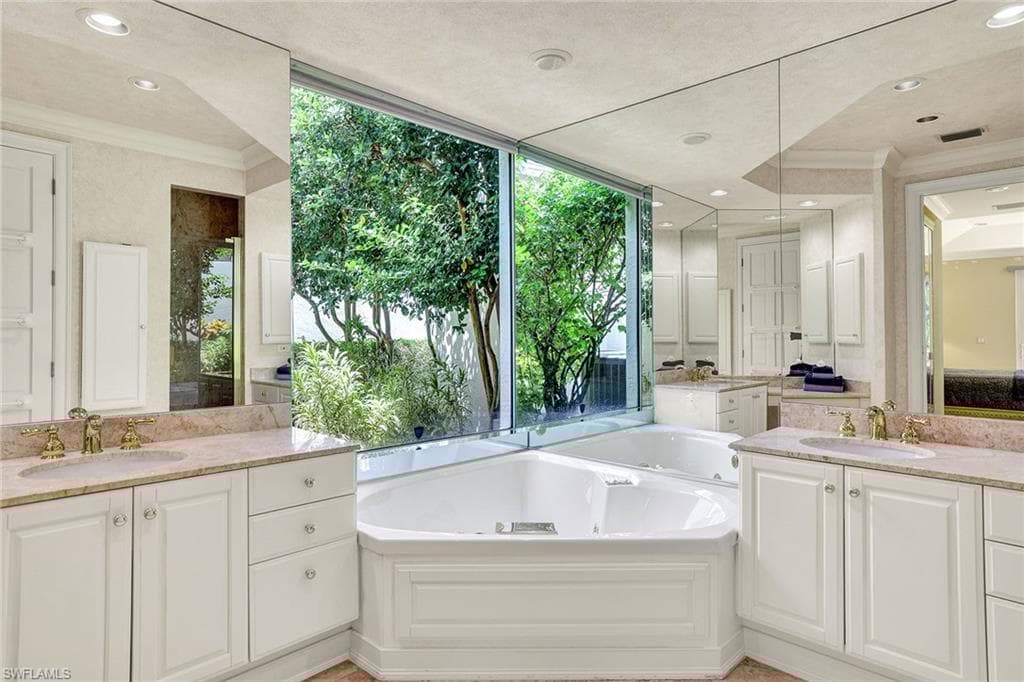 7964 Grand Bay Dr 8, Naples, FL 34108-19