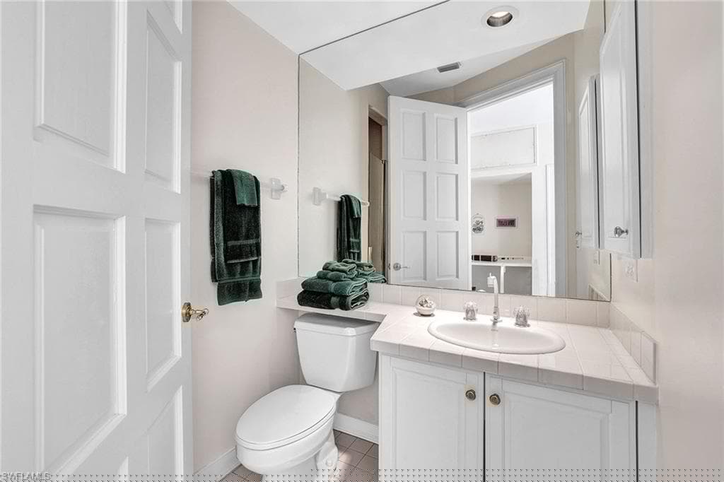 7964 Grand Bay Dr 8, Naples, FL 34108-22