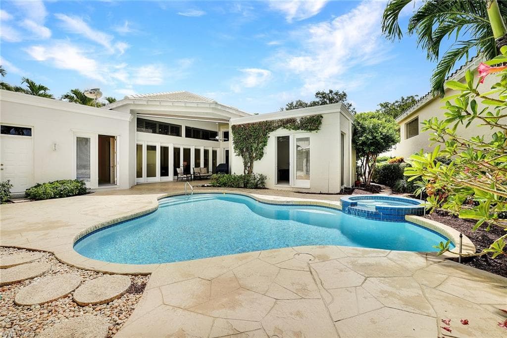 7964 Grand Bay Dr 8, Naples, FL 34108-31