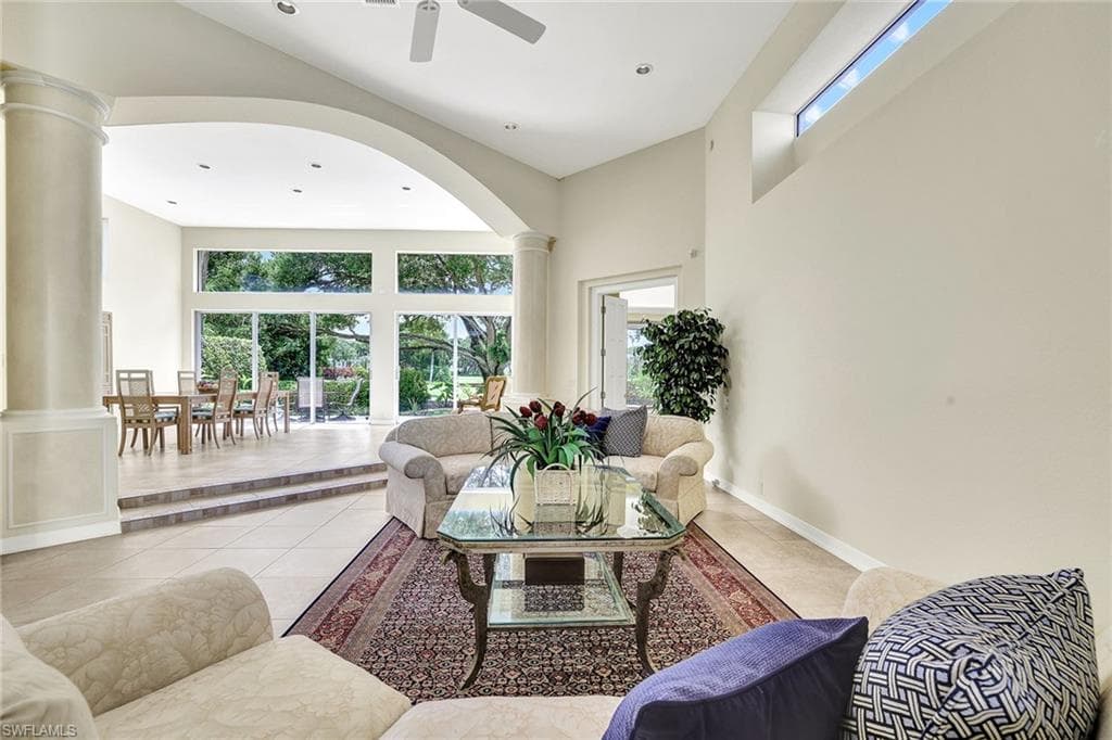 7964 Grand Bay Dr 8, Naples, FL 34108-4