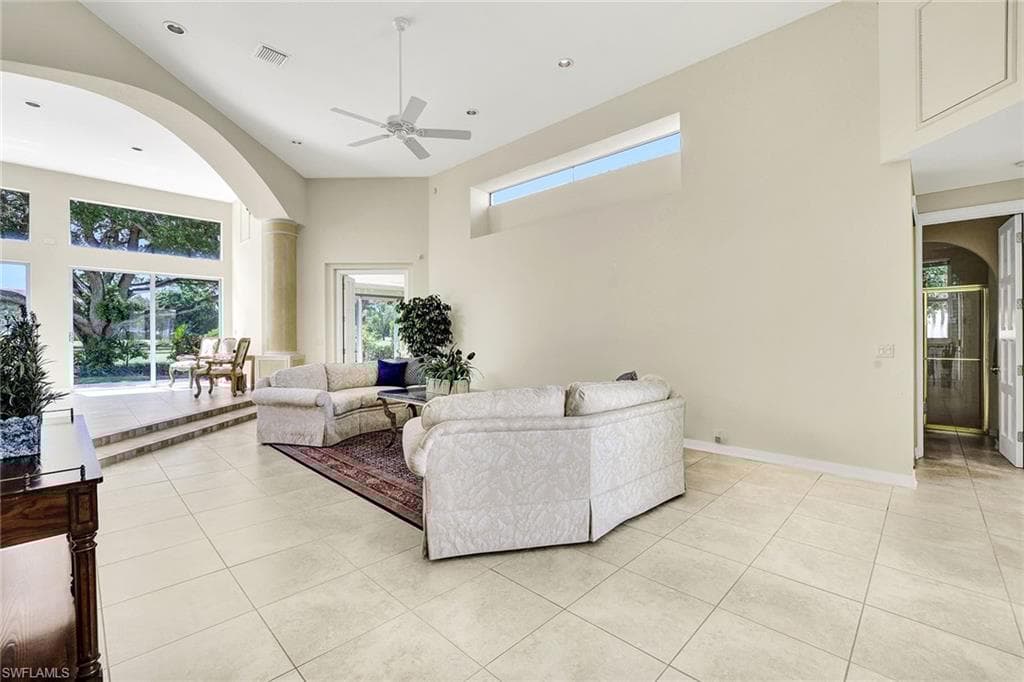 7964 Grand Bay Dr 8, Naples, FL 34108-5