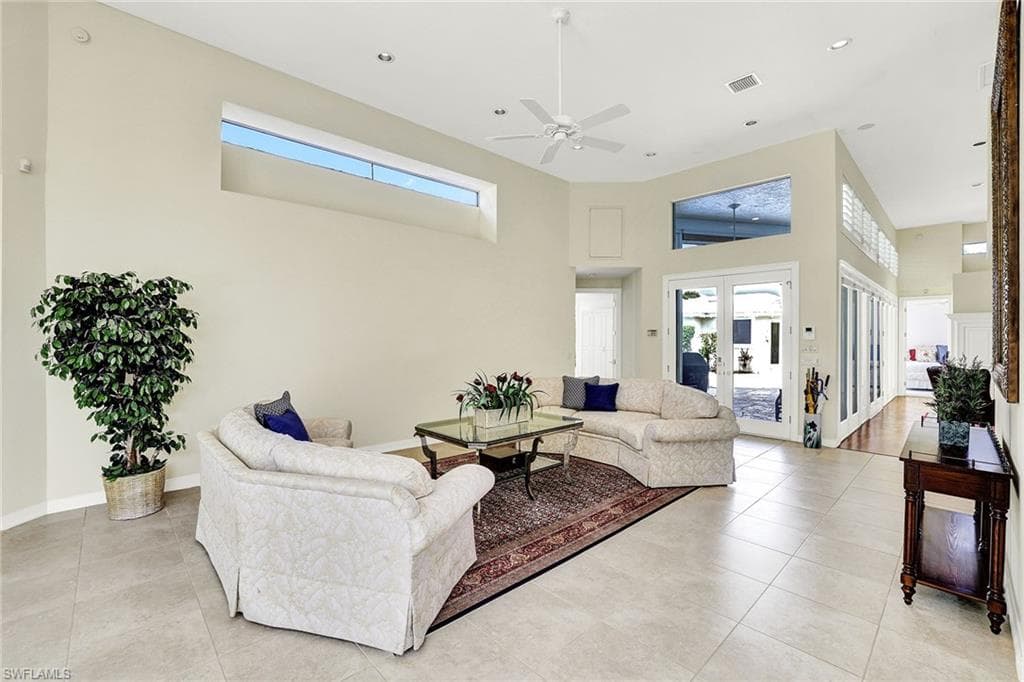 7964 Grand Bay Dr 8, Naples, FL 34108-6