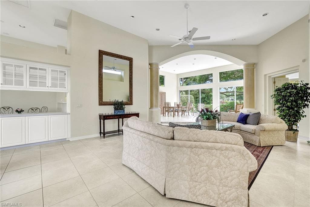 7964 Grand Bay Dr 8, Naples, FL 34108-7