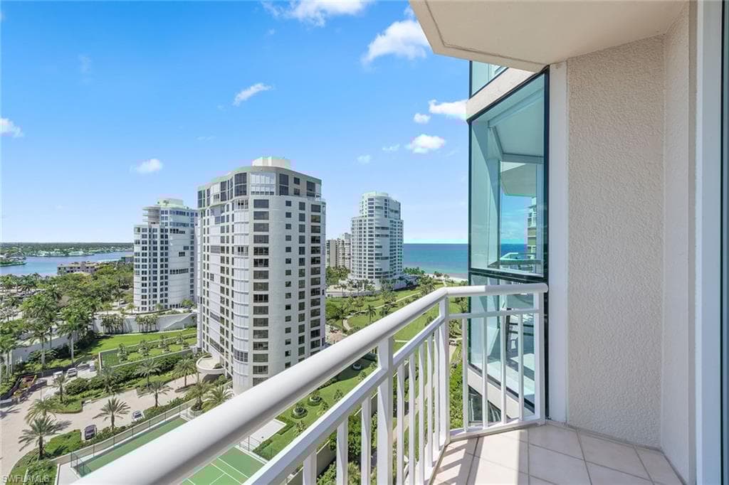 4255 Gulf Shore Blvd N 1403, Naples, FL 34103-27