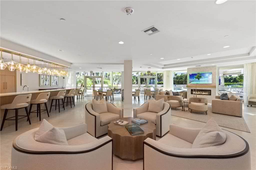 4255 Gulf Shore Blvd N 1403, Naples, FL 34103-35