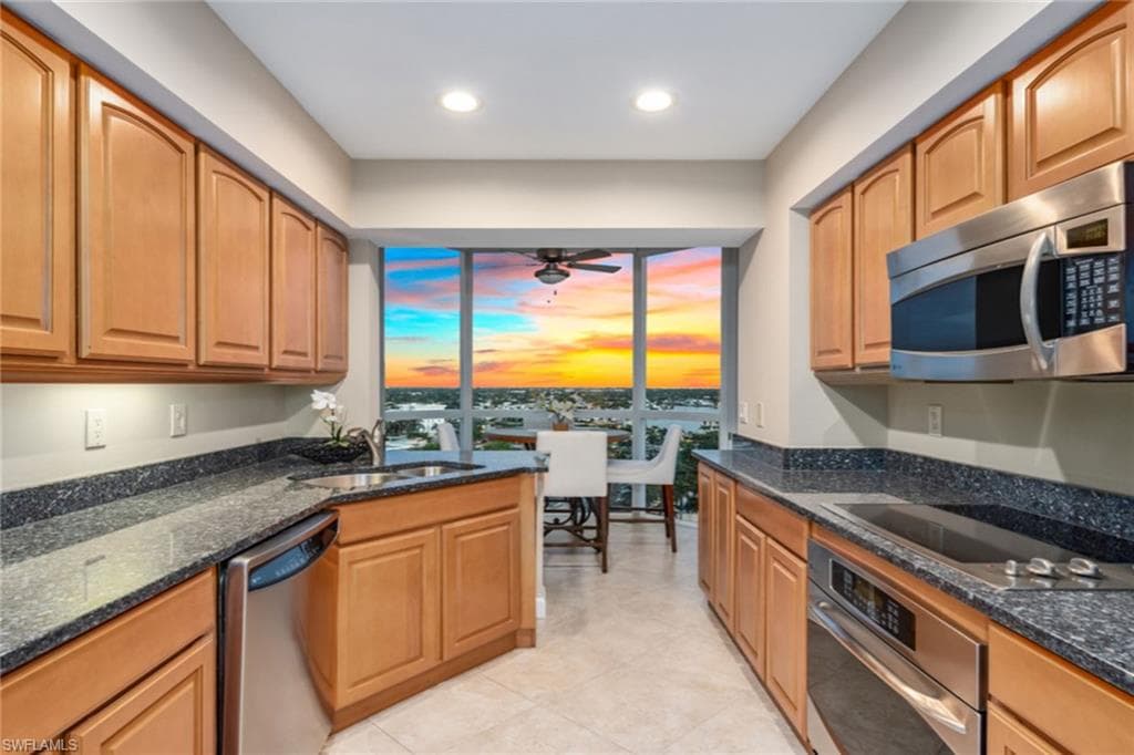 4255 Gulf Shore Blvd N 1403, Naples, FL 34103-6
