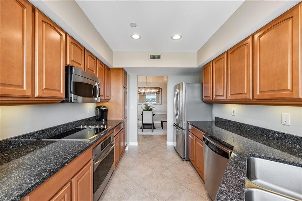 4255 Gulf Shore Blvd N 1403, Naples, FL 34103-8
