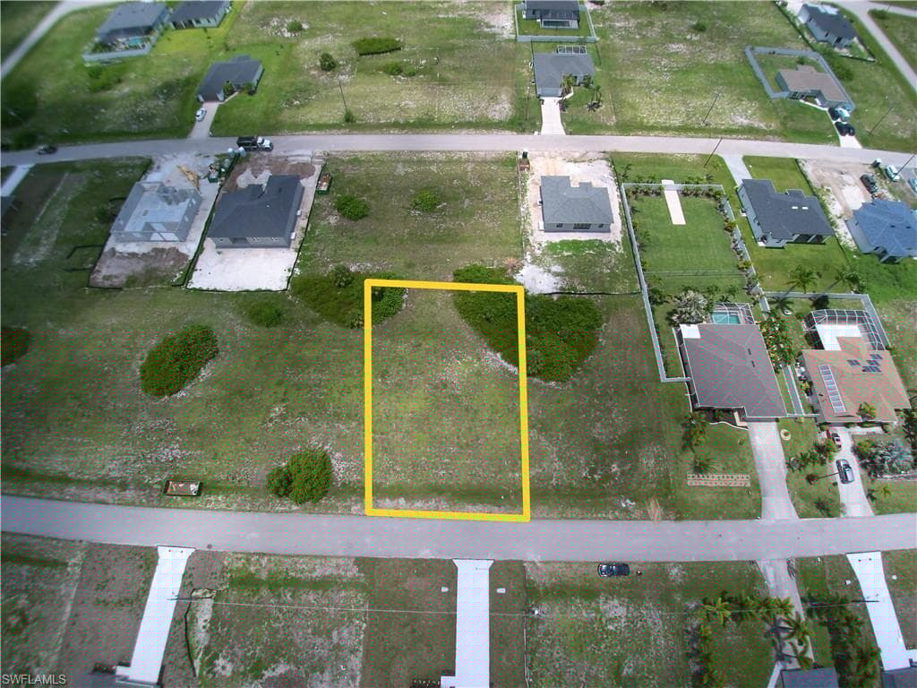 3812 41st St, Cape Coral, FL 33993-1