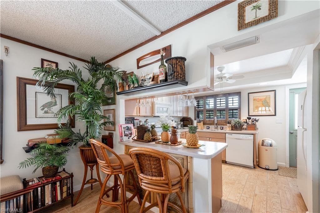 1100 8th Ave S A205, Naples, FL 34102-14