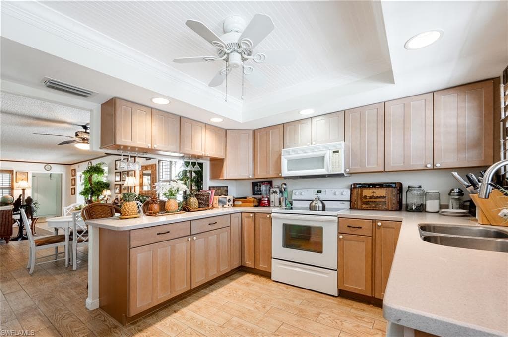 1100 8th Ave S A205, Naples, FL 34102-16