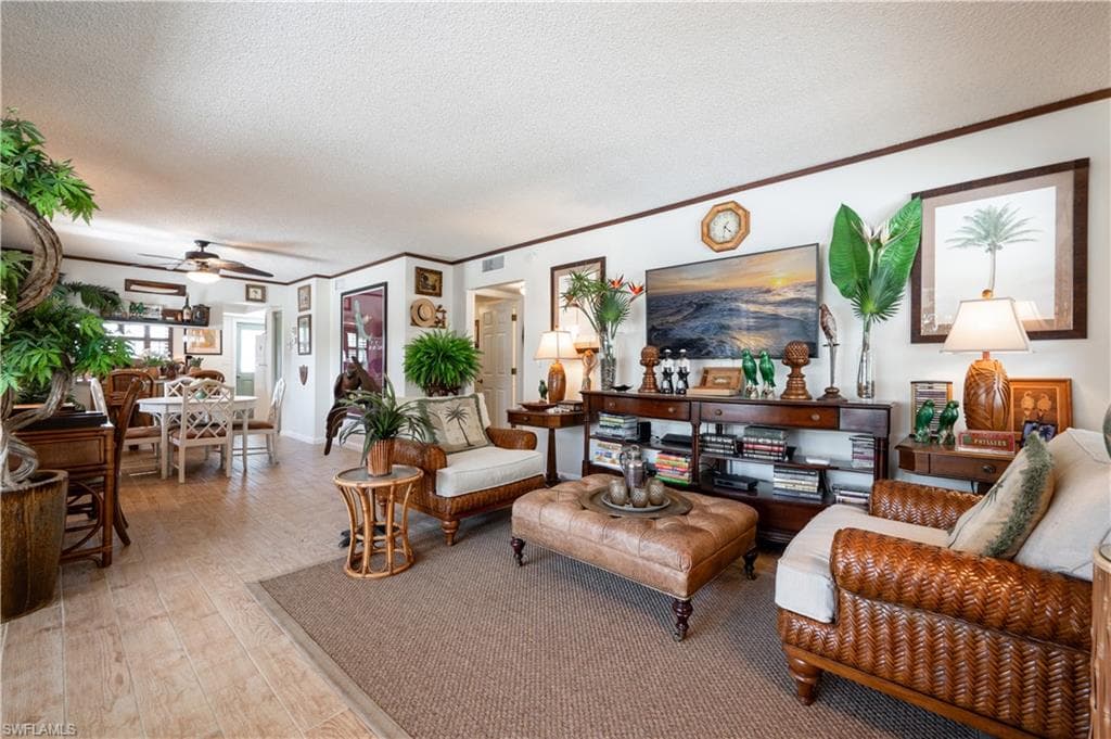 1100 8th Ave S A205, Naples, FL 34102-2