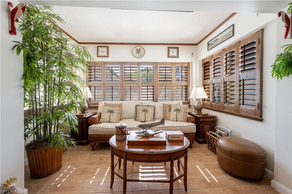 1100 8th Ave S A205, Naples, FL 34102-3
