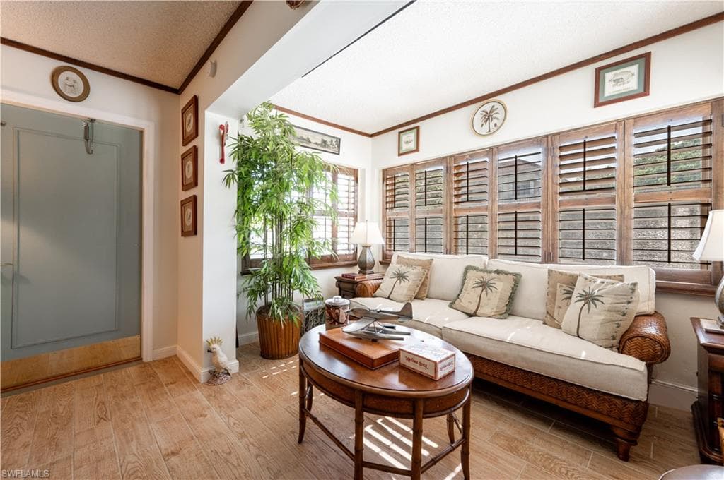 1100 8th Ave S A205, Naples, FL 34102-8