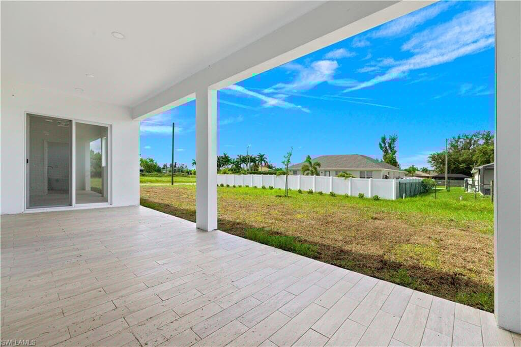 1902 Embers Pkwy W, Cape Coral, FL 33993-18