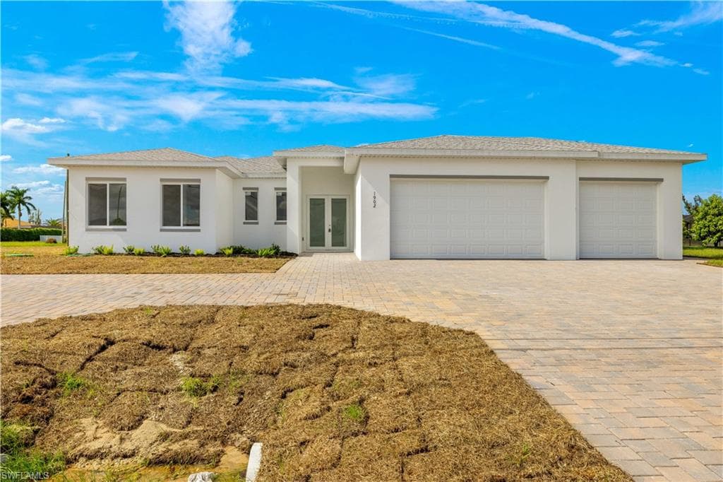 1902 Embers Pkwy W, Cape Coral, FL 33993-3