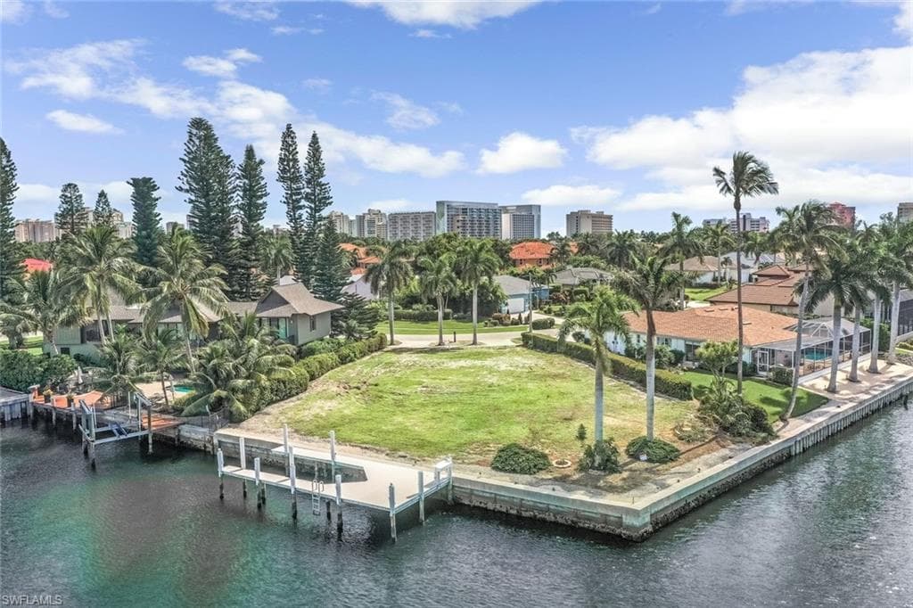 1072 Fieldstone Dr, Marco Island, FL 34145-4