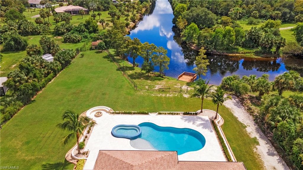 780 25th St SW, Naples, FL 34117-4