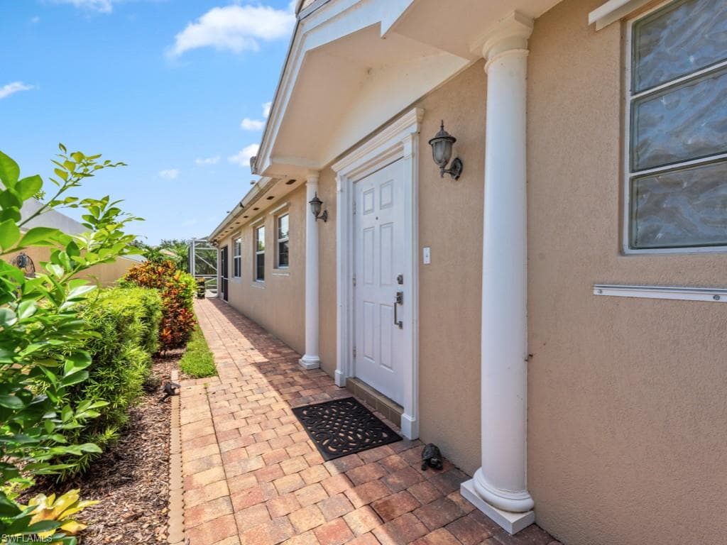 7857 Umberto Ct, Naples, FL 34114-3
