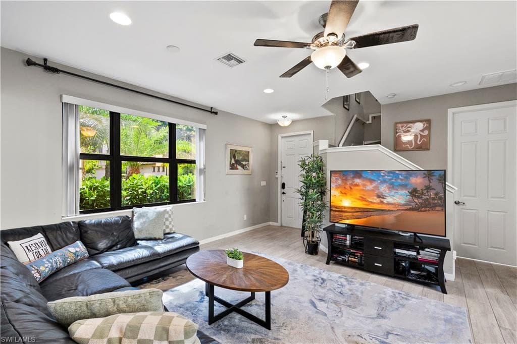 1131 Medan Ct N, Naples, FL 34113-4