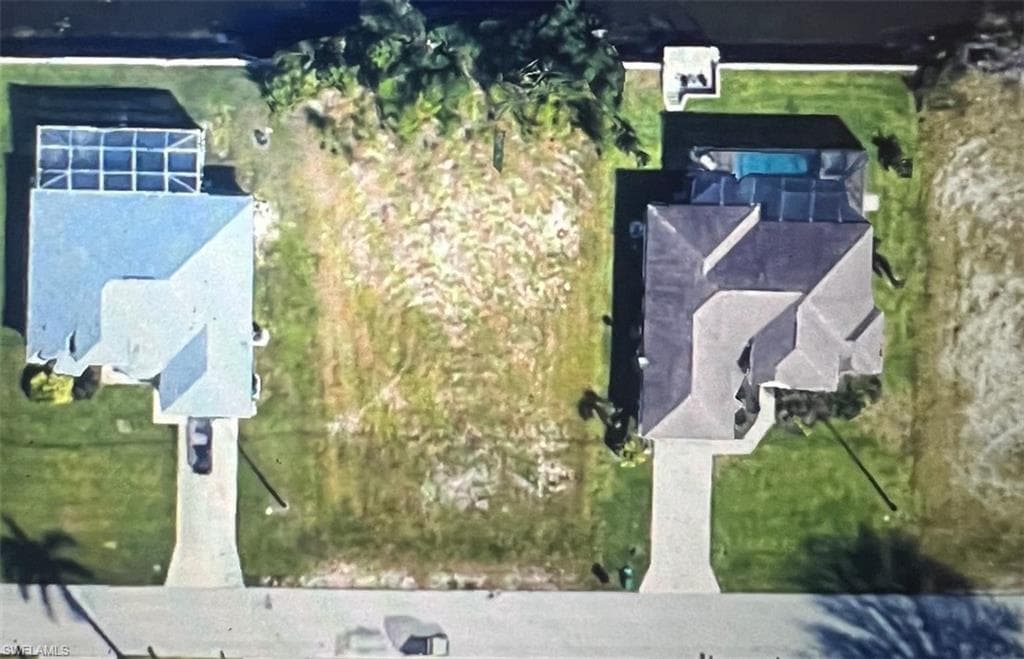 623 22nd Ter, Cape Coral, FL 33991-1