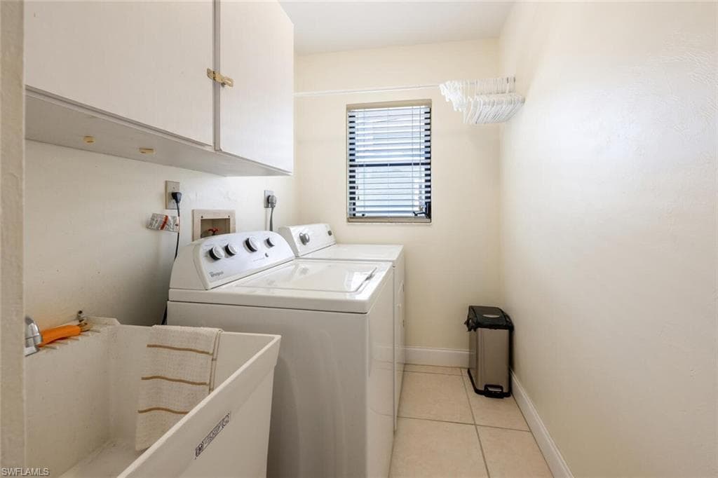 778 109th Ave N, Naples, FL 34108-27