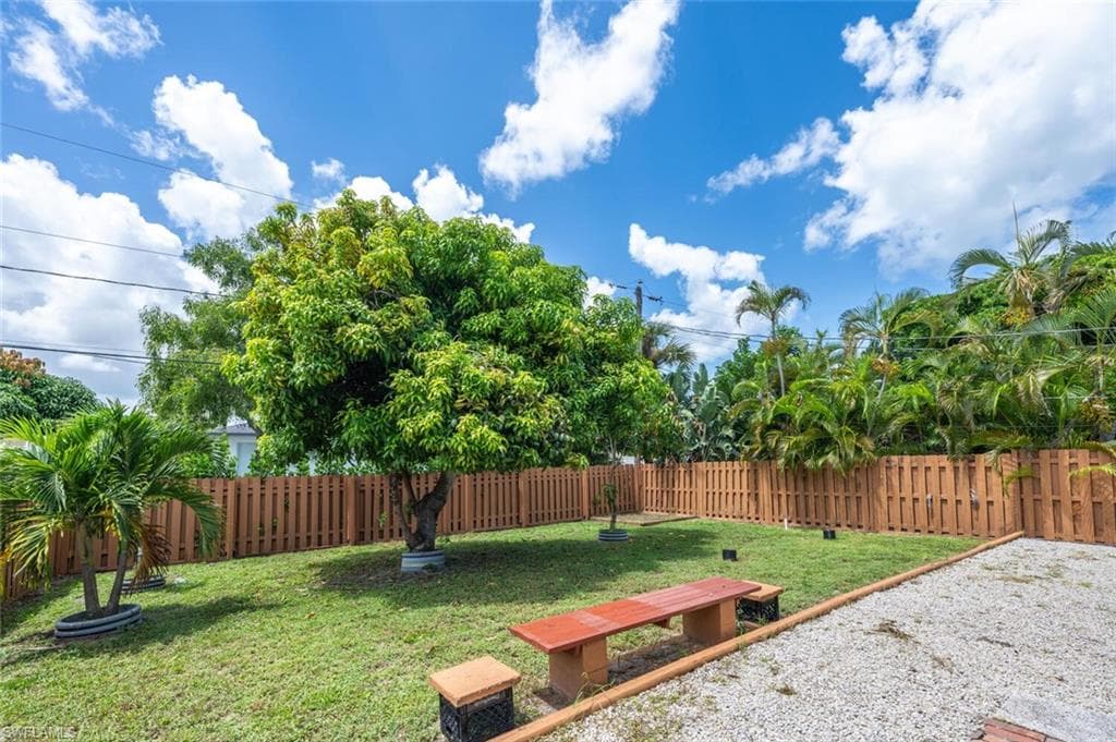 778 109th Ave N, Naples, FL 34108-32