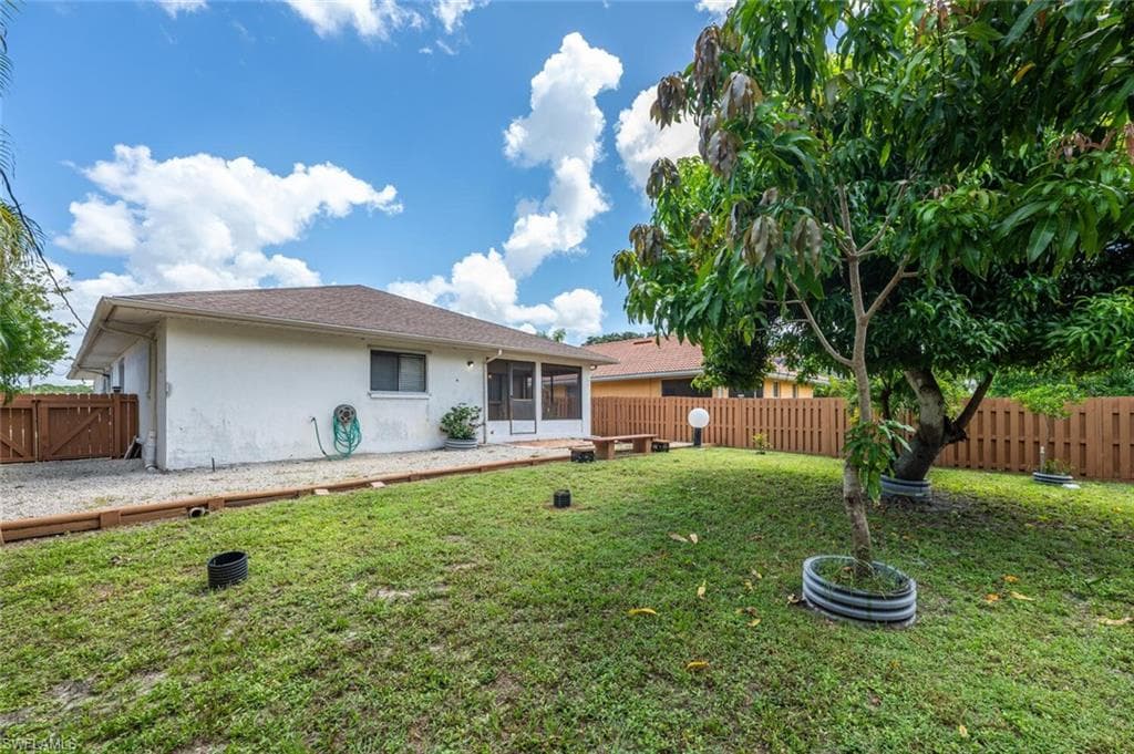 778 109th Ave N, Naples, FL 34108-35