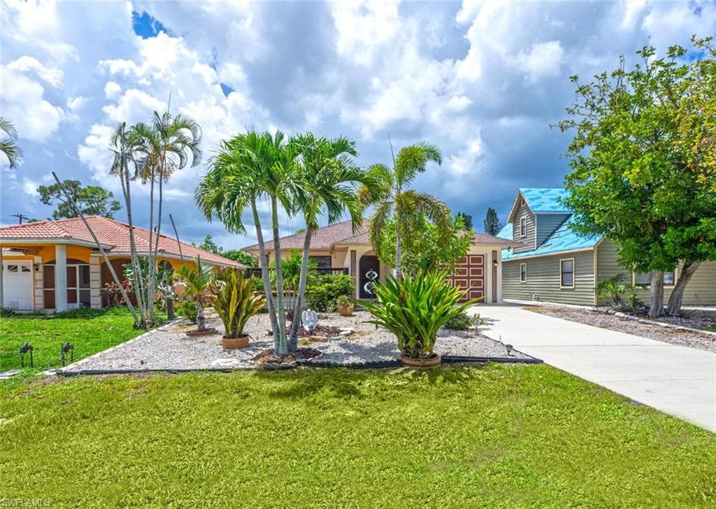 778 109th Ave N, Naples, FL 34108-3