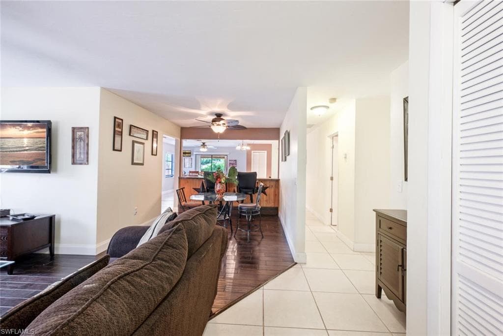 778 109th Ave N, Naples, FL 34108-7