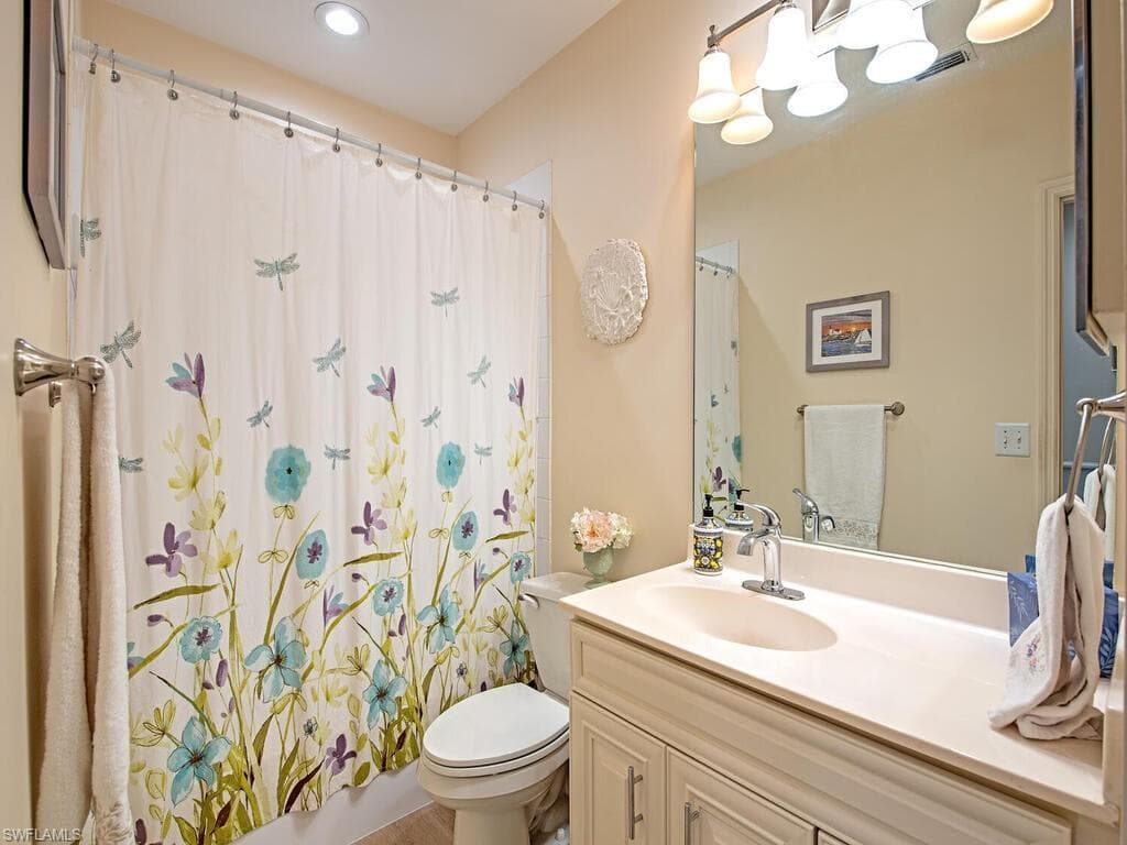 184 Vintage Cir N201, Naples, FL 34119-10