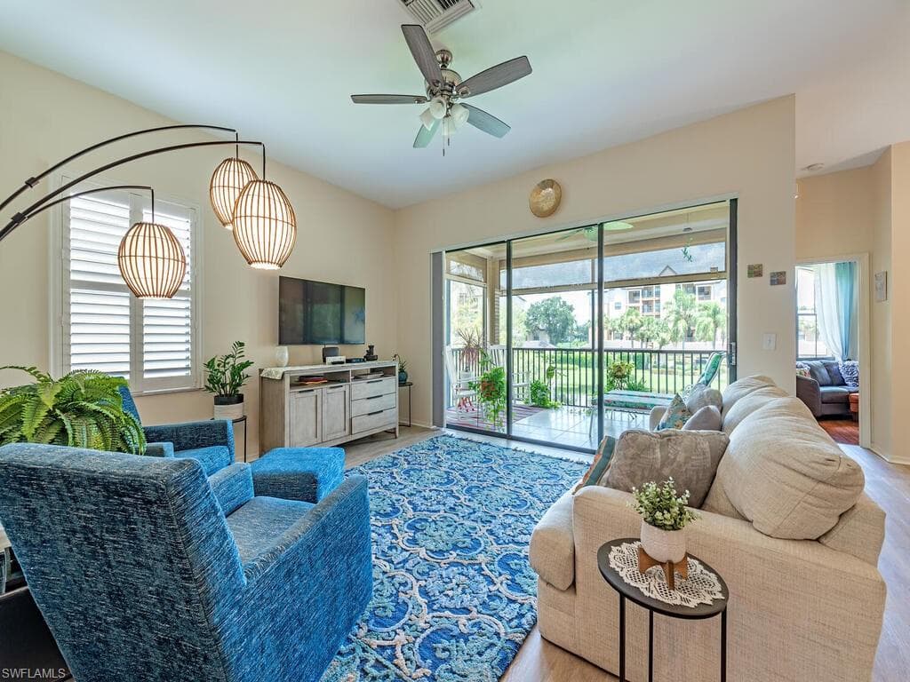 184 Vintage Cir N201, Naples, FL 34119-3