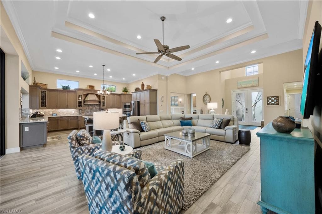 12402 Lockford Ln, Naples, FL 34120-9
