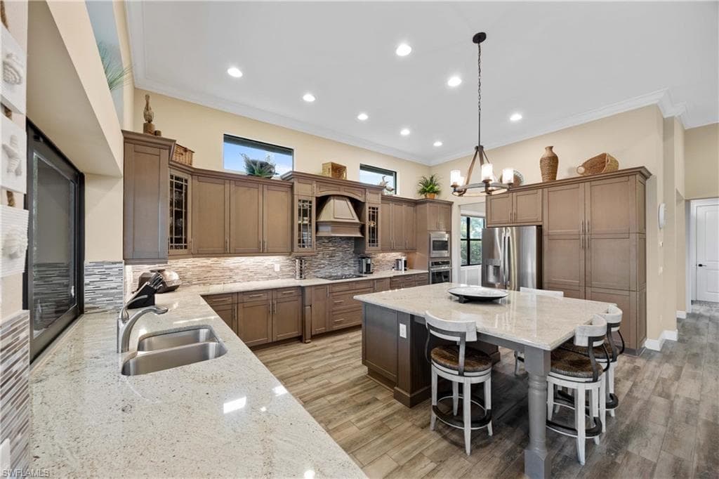 12402 Lockford Ln, Naples, FL 34120-13