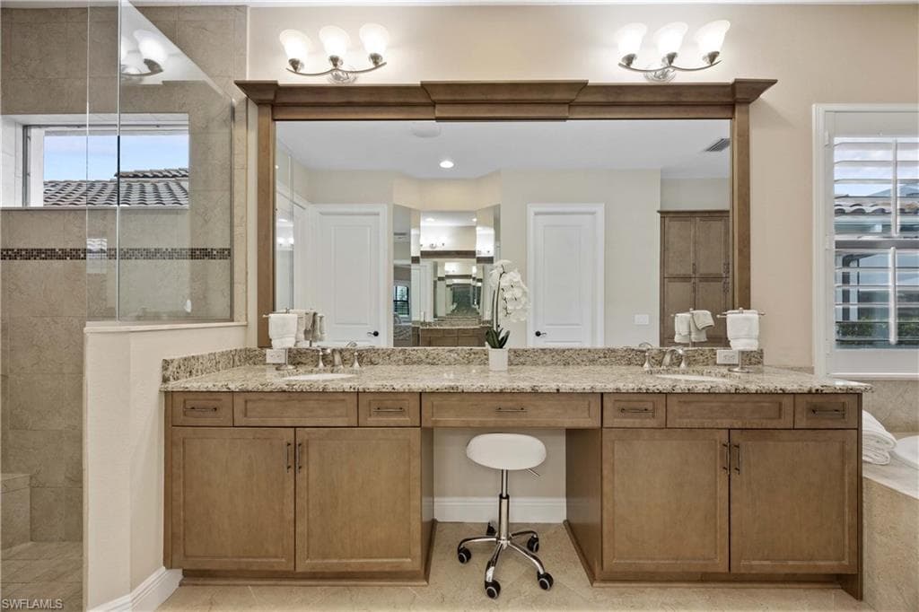 12402 Lockford Ln, Naples, FL 34120-17