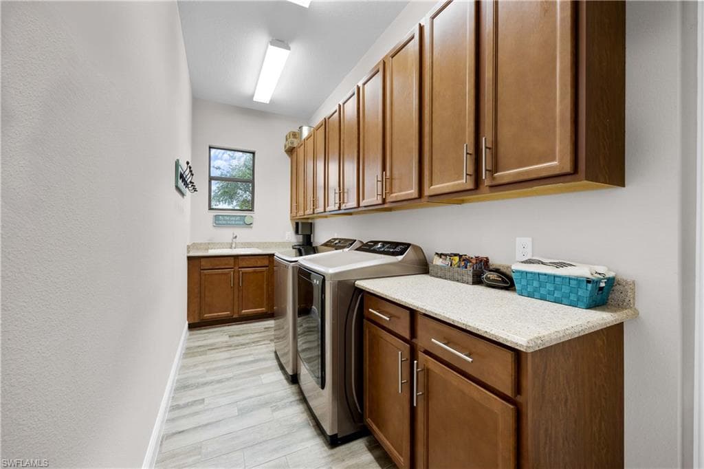 12402 Lockford Ln, Naples, FL 34120-27