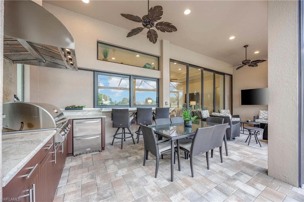 12402 Lockford Ln, Naples, FL 34120-29