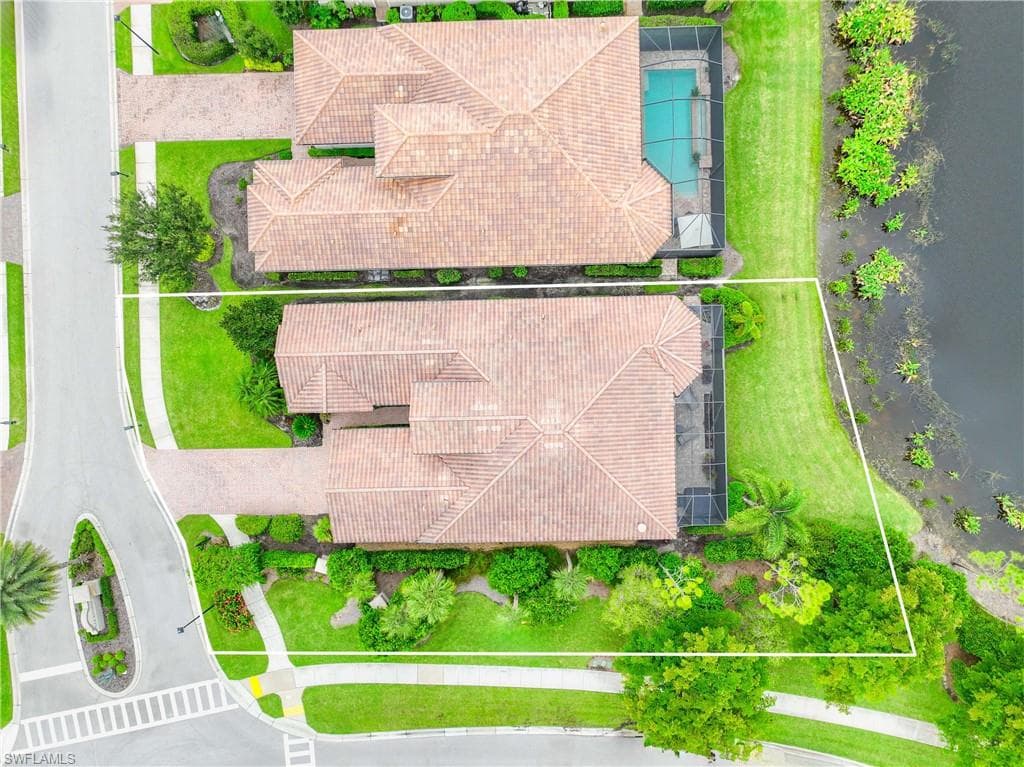 12402 Lockford Ln, Naples, FL 34120-34