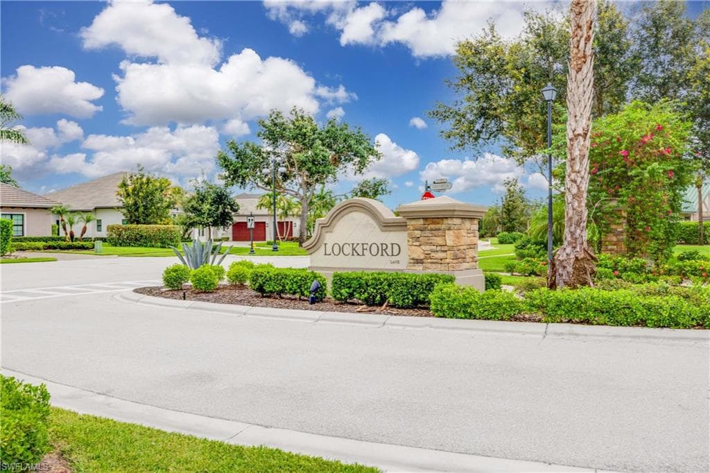 12402 Lockford Ln, Naples, FL 34120-40