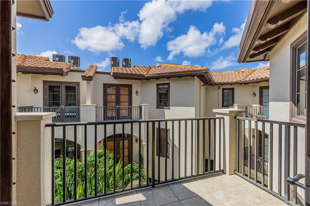 688 10th Ave S D2, Naples, FL 34102-26