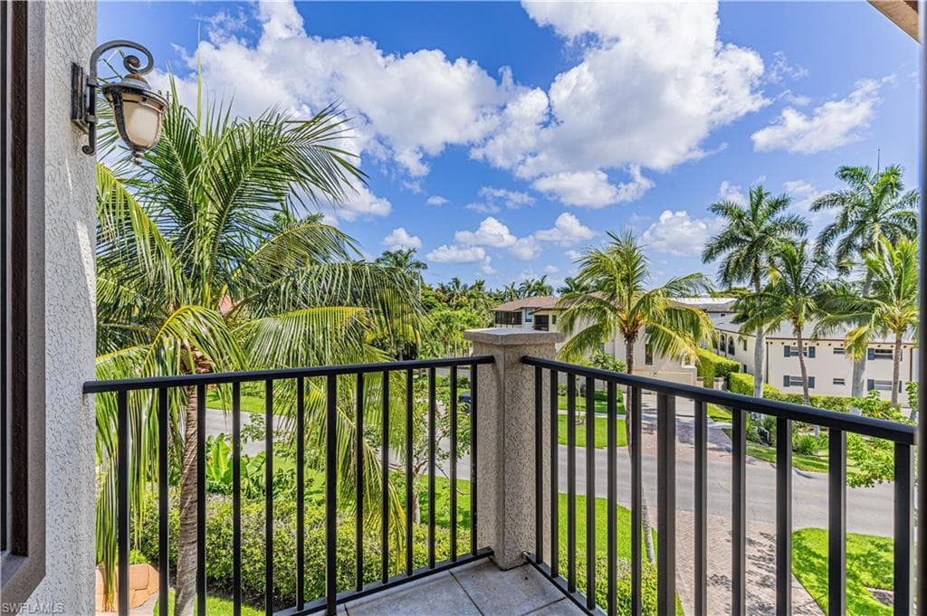 688 10th Ave S D2, Naples, FL 34102-27