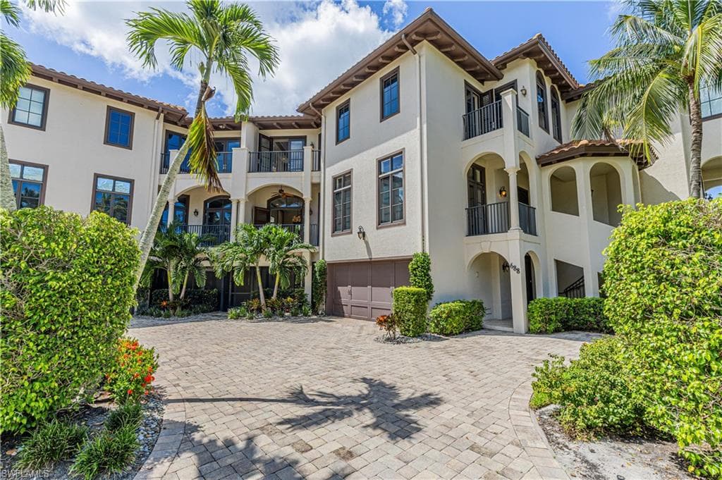688 10th Ave S D2, Naples, FL 34102-4