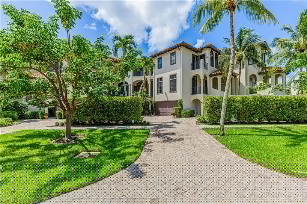 688 10th Ave S D2, Naples, FL 34102-5