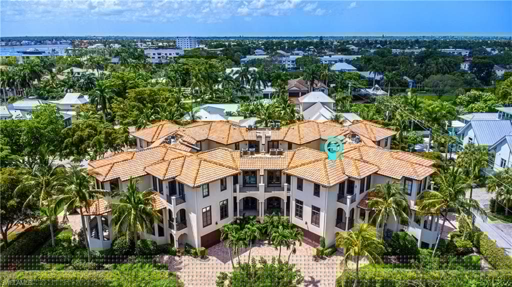 688 10th Ave S D2, Naples, FL 34102-7