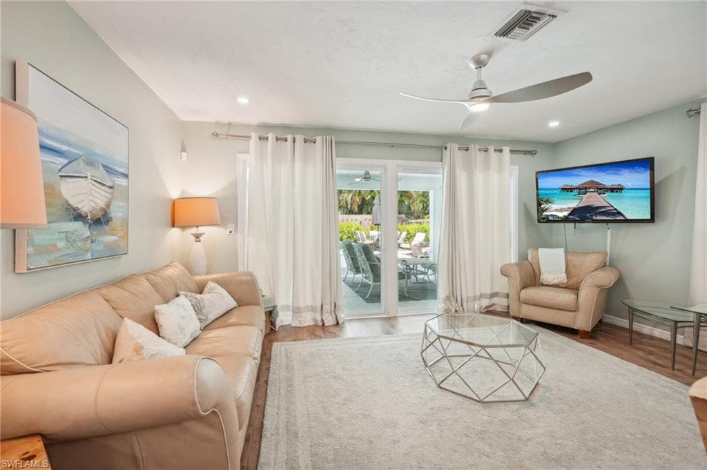 705 103rd Ave N, Naples, FL 34108-9