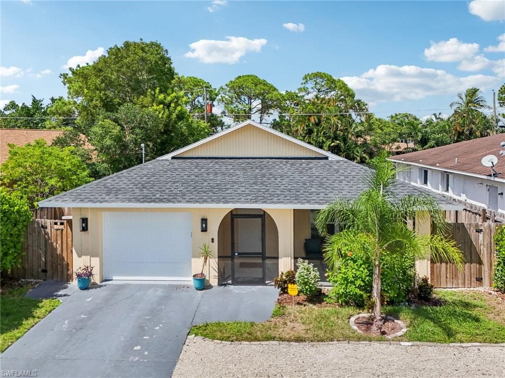 705 103rd Ave N, Naples, FL 34108-2